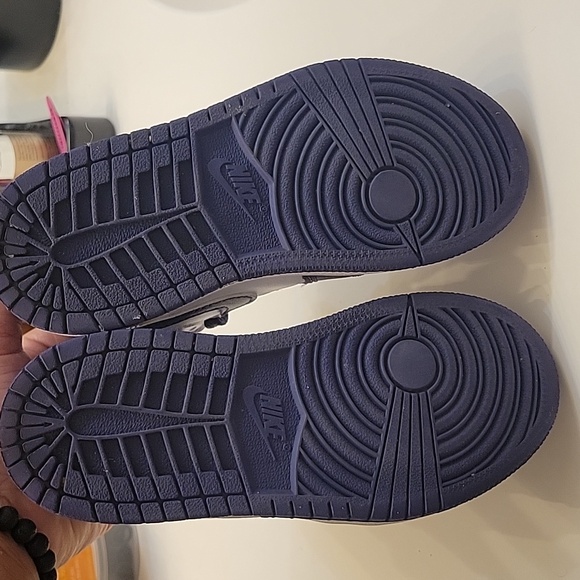 Air Jordan 1 Mid🔥🔥 - Picture 4 of 5